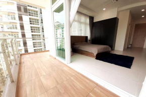 Modern and Charming Riverview @ Riverine